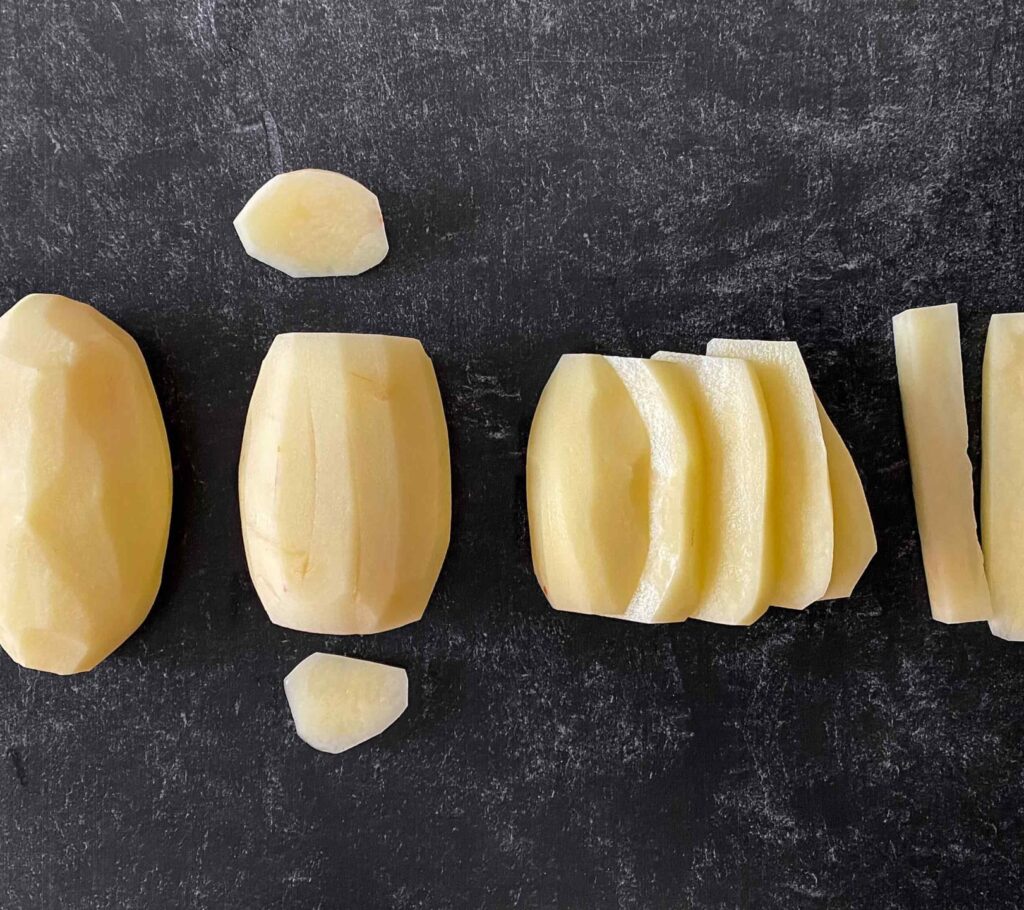 תפוחי אדמה חתוכים לצ'יפס